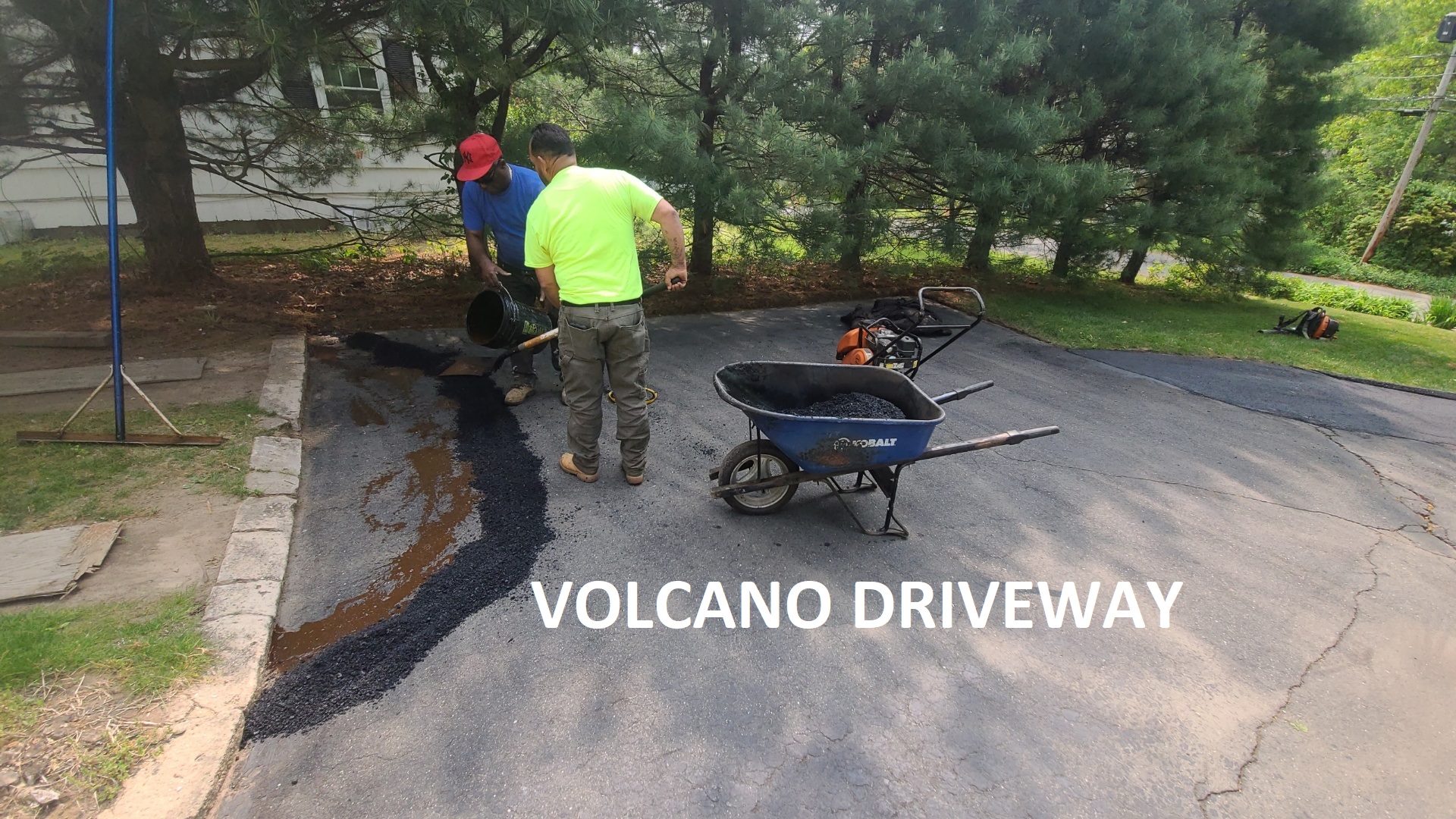 VOLCANO DRIVEWAY